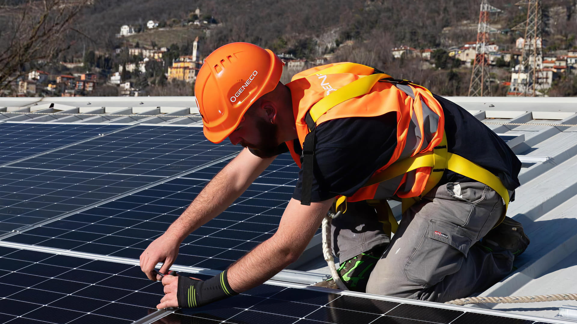 lombardia-regina-del-rinnovabile-con-oltre-un-miliardo-di-euro-di-investimenti-nel-2023